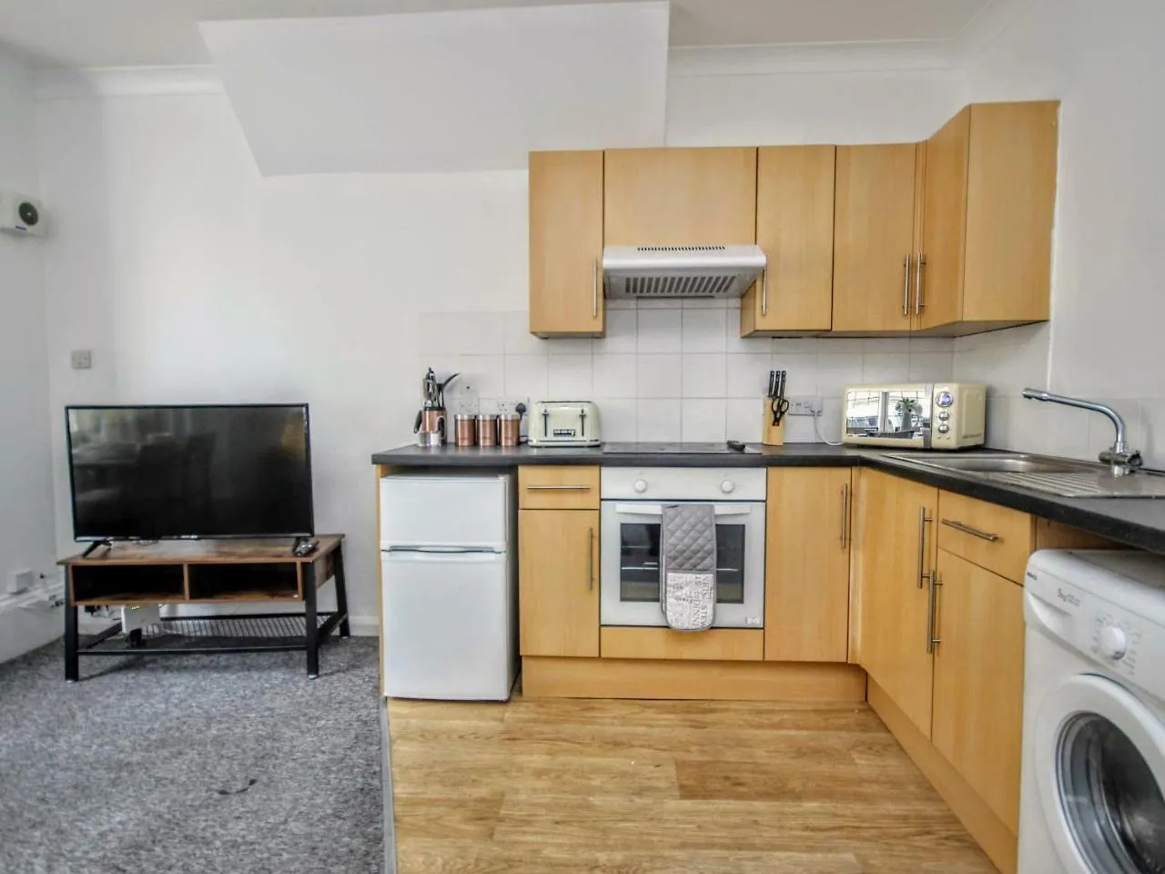 Queens Square Flat 1 Brighton Apartment 0*,
