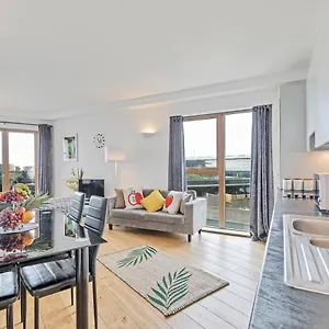 Apartment Panoramic Pad With Free Parking - By My Getaways, Brighton